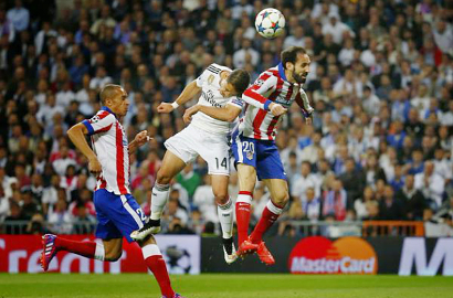 CR7 dan Chicarito Lakukan 'Penipuan' di Pertandingan Madrid vs Atletico