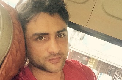 Rohit Bhardwaj Pamer Nikmati Liburan Seru Bersama Sang Anak