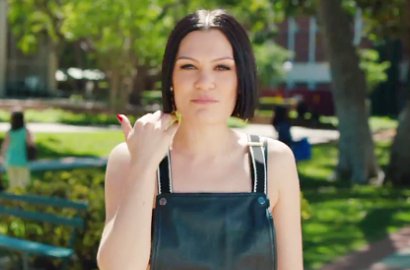 Jessie J Rilis Video Musik 'Flashlight' Soundtrack 'Pitch Perfect 2'