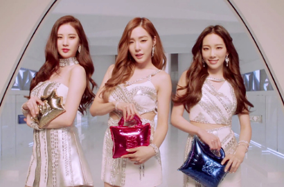 Taetiseo Tampil Glamor di Iklan Handbag Terbaru