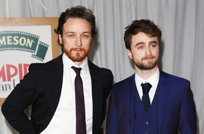 Daniel Radcliffe-James McAvoy Lesu di Foto Baru 'Victor Frankenstein'