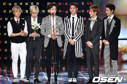 Boyfriend Menang Popular Singer di Asia Model Awards 2015