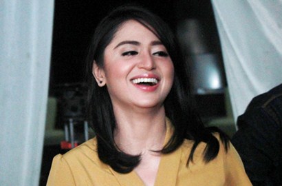 Dewi Persik Pamer Foto Siluet Seksi untuk Promosikan 'Dag Dig Dut'?