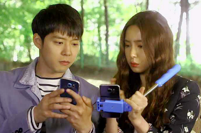 Yoochun dan Shin Se Kyung Bikin Deg-Degan Syuting Ciuman di 'Girl See Smells'