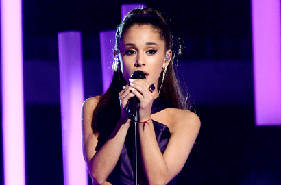 Ariana Grande Borong Penghargaan di Radio Disney Music Awards 2015