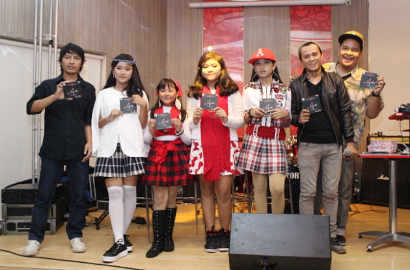 Lulus Dari Ahmad Dhani School, Jenery Cukarla Bentuk Band