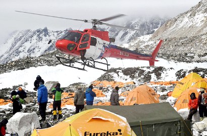 Pendaki Abadikan Kejadian Longsor di Gunung Everest Usai Gempa di Nepal