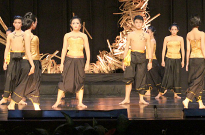 Peringati World Dance Day 2015, Solo Gelar Acara Menari 24 Jam