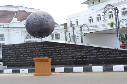 Monumen Asia Afrika di Bandung Rusak Akibat Ulah Tangan-Tangan Jahil