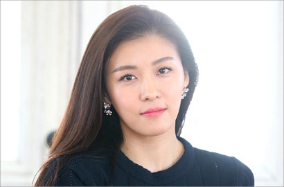 Ha Ji Won Tunjukkan Wajah Bangun Tidur di 'Go Go with Unnie'