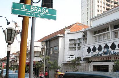 Bikin Malu Bandung, Pria Ini Siap Tebus Kesalahan dengan Ngepel Braga