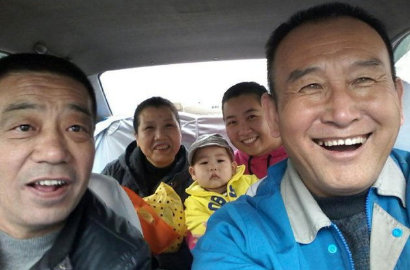Supir Taksi di Tiongkok Selalu Ajak Selfie untuk Hibur Para Penumpang
