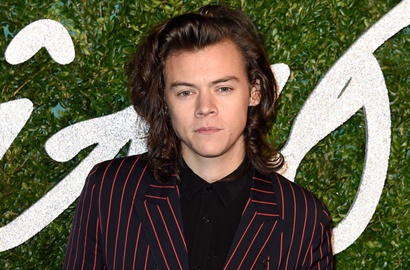 Harry Styles One Direction Naik Bus Umum, Serius?