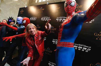Wujud Aksi Sosial 'Spiderman' Ala Perancis untuk Korban Gempa di Nepal.
