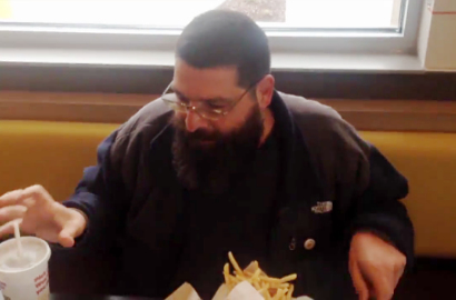 Wah, Burger Raksasa Buatan Pria Asal Amerika Memiliki Berat Hingga 1,7 Kg