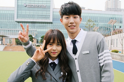 Kim So Hyun dan Nam Joo Hyuk Basah-Basahan di Foto Terbaru 'School 2015'