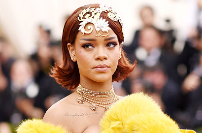 Gaun Rihanna di Met Gala 2015 Disulap Jadi Meme 'Spongebob Squarepants'