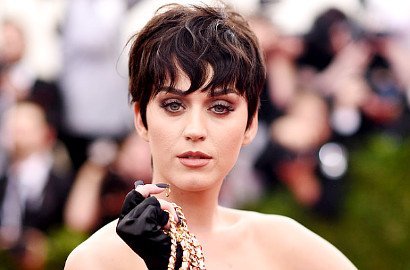 Asyik, Katy Perry Bakal Bagi-Bagi Kacamata Gratis di Konser Indonesia