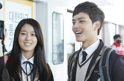 Dekat Seolhyun, Yeo Jin Goo Tegang di Poster 'Orange Marmalade'