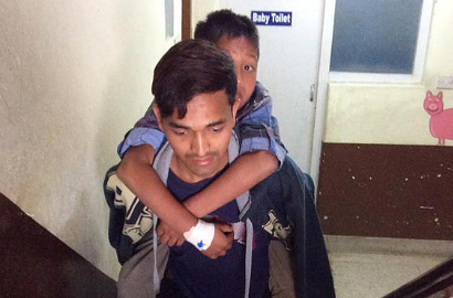 Aksi Heroik Remaja 19 Tahun Selamatkan 55 Yatim Piatu Saat Gempa Nepal