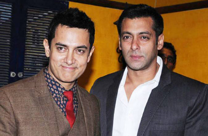Beri Dukungan, Aamir Khan Peluk Erat Salman Khan yang Divonis Penjara