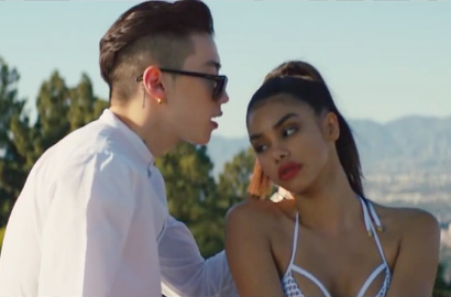 Jay Park Tampil Sensual Bareng Cewek Berbikini di MV 'Sex Trip'