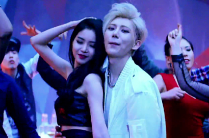 Hyunseung Beast Saling Rayu Sama Cewek Seksi di MV 'You're The First'