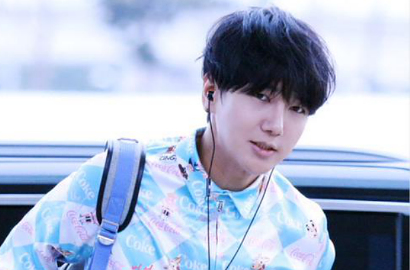 Blusukan ke Pasar, Yesung SuJu Kepergok Makan Mie di Pinggir Jalan