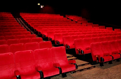 Sadarkah Anda Tak Ada Kursi Baris 'I' dan 'O' Bioskop? Ini Alasannya