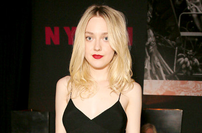Dakota Fanning Tampil Dewasa di Nylon Young Hollywood Party