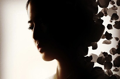 Buat Film 'Kartini', Hanung Bramantyo Dinasehati Keluarga Mendiang