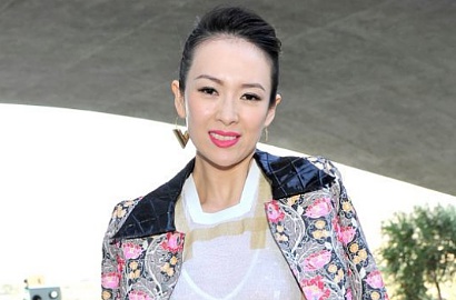 Jarang Terlihat, Zhang Ziyi Tampil Serba Hitam di Louis Vuitton Cruise 2016