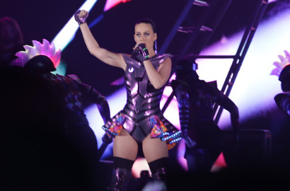 Katy Perry Raih Double Platinum Oleh Universal Music Indonesia