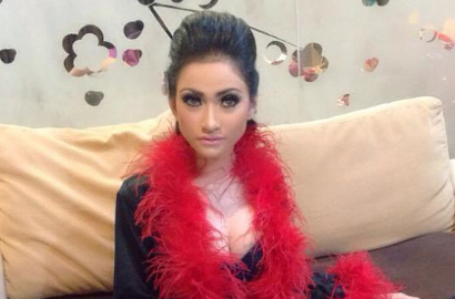 Diduga Artis PSK AA, Amel Alvi Malah Asyik Nge-DJ di Klub Malam