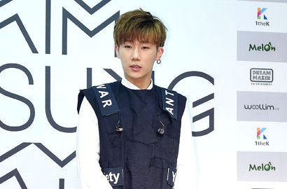 Sunggyu Infinite Bawakan 3 Lagu di 'Melon Premiere Showcase'