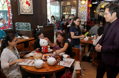 Restoran Hello Kitty Pertama di Dunia Sajikan Dim Sum yang Bikin Tak Tega Makan