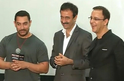 Aamir Khan Ajak Fans Goyang 'Zoobi Doobi' dari '3 Idiots' di Beijing