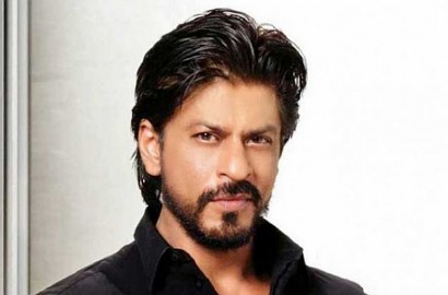 Shahrukh Khan Rayakan 13 Juta Follower Twitter dengan Telanjang Dada
