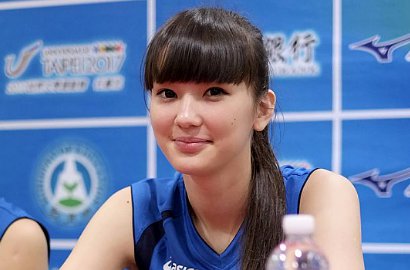 Pakai Jilbab, Sabina Altynbekova si Gadis Voli Kini Jadi Semakin Cantik