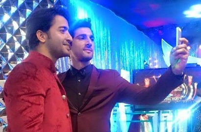 Reuni di Acara Awards, Aham Sharma Unggah Foto Bareng Shaheer Sheikh