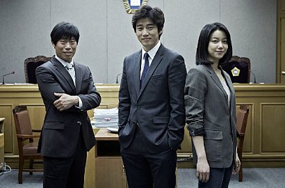Yoon Kye Sang Rilis Poster dan Trailer Menegangkan Film 'Minority Opinion'