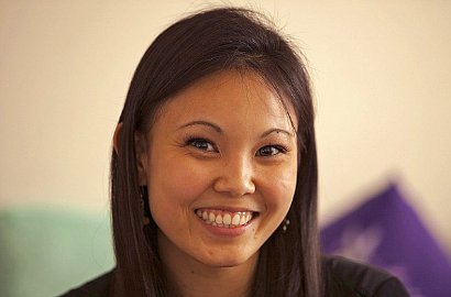 Wanita Hawai yang Cantik Ini Tangiskan Darah saat Stres