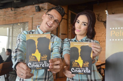 Andhika dan Ussy Buka-Bukaan Perjalanan Cintanya di Buku