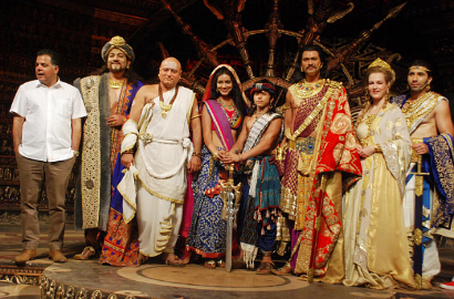 Selfie Bareng, Bos ANTV Akan Boyong Pemain 'Asoka' ke Indonesia?
