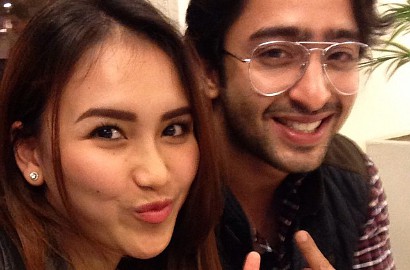 Mesranya Shaheer Sheikh dan Ayu Ting Ting Pergi ke Lombok