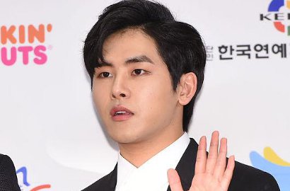 Hoya Infinite Jadi Perampok Bank di Teaser Foto Serial Drama 'Mask'