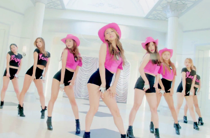Makin Seksi, Kara Goda Fans di MV 'Cupid'
