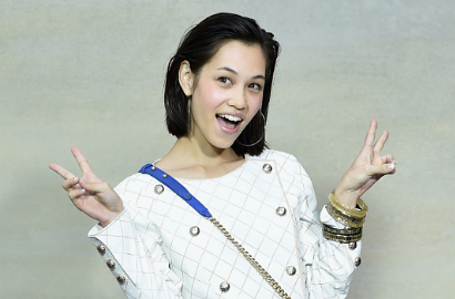 Dekat dengan G-Dragon, Kiko Mizuhara Dikritik Tak Pakai Bra