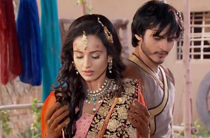Ravi Bhatia Galau Baca Surat Cinta dari Heena Parmar di 'Jodha Akbar'