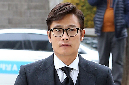 Lee Byung Hun Tak Disertakan di Poster Promo Jepang 'Terminator Genisys'